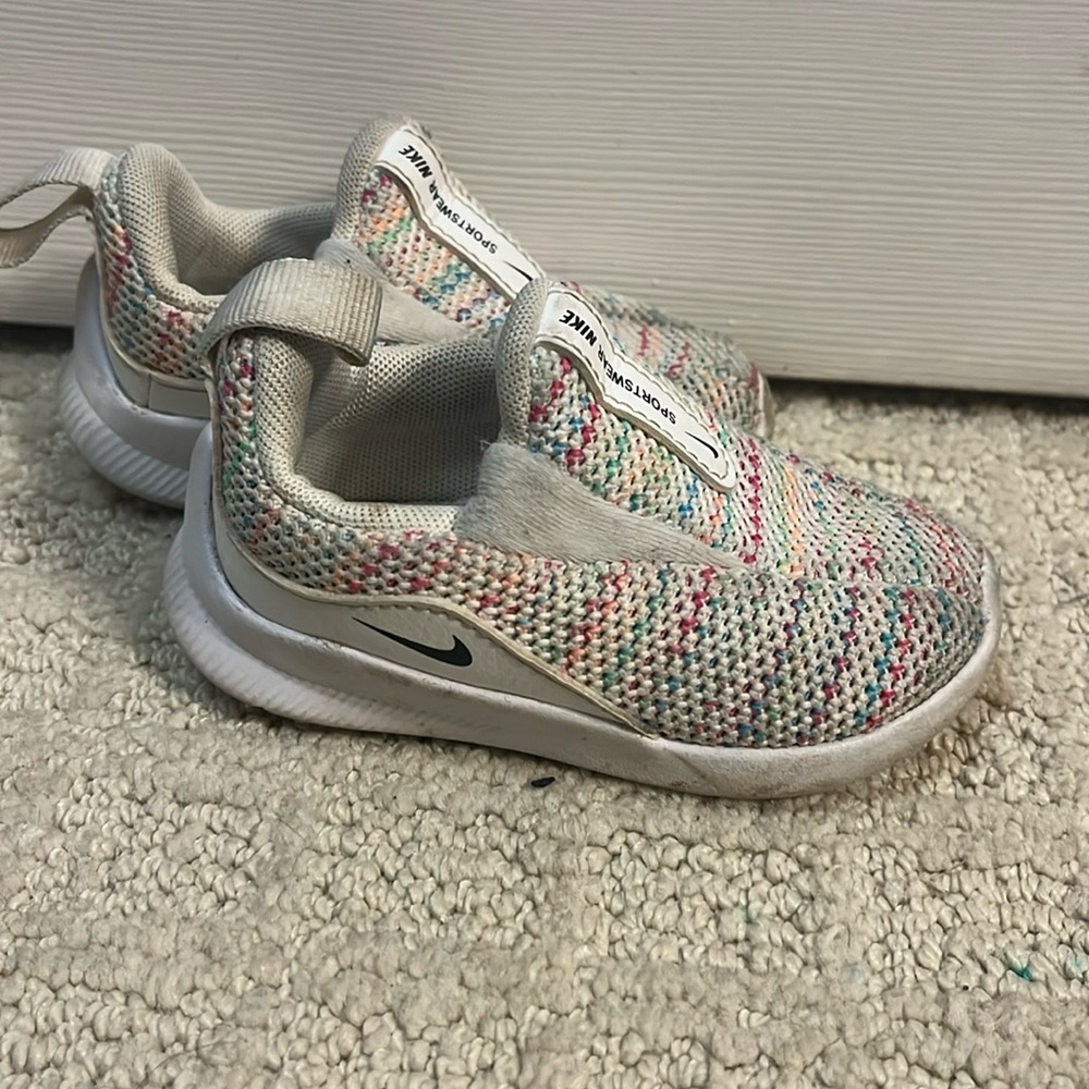 Toddler Nike. Unsure of size, 3 or 4